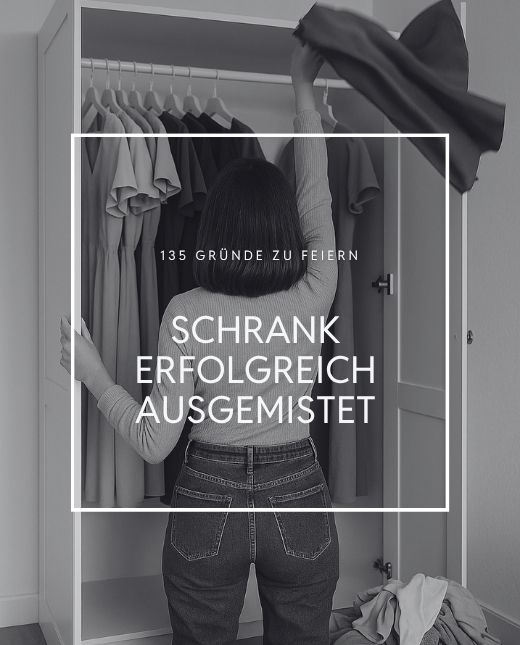 Frau mistet ihren Kleiderschrank aus