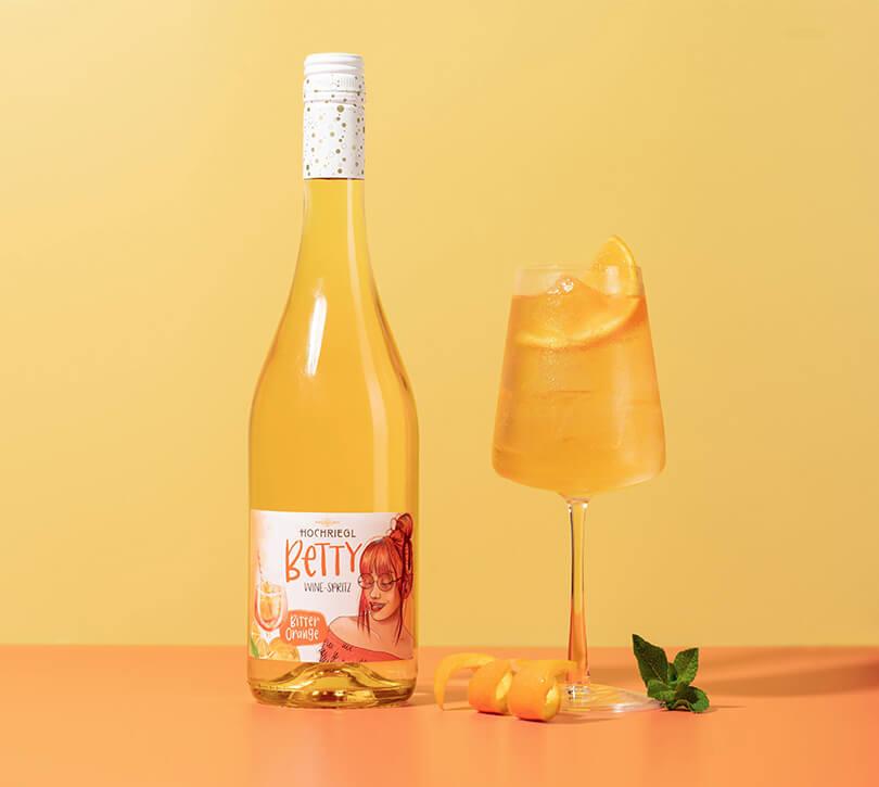 Hochriegl Wine-Spritz Bett im Geschmack Bitter Orange im Glas