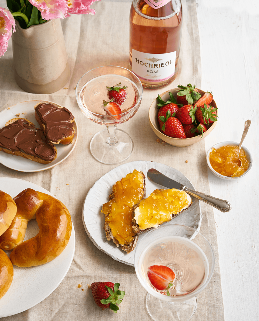 Den Samstag starten mit einem Frühstück und Hochriegl Rosé