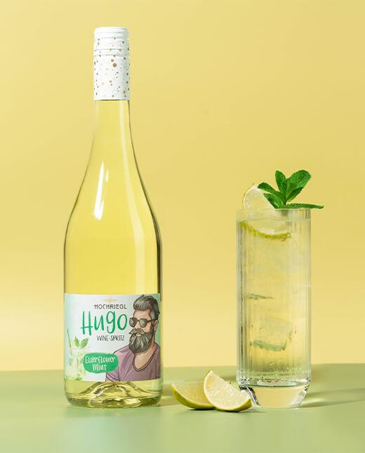 Hochriegl Wine-Spritz Hugo eingeschenkt in einem Longdrinkglas